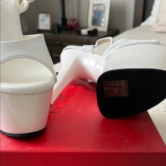 Pleaser Elegant White Platform Sandals Size 7M - Picture 6 of 6